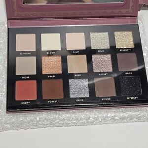 NEW Ace Beautē Smoky Roses Eyeshadow Palette